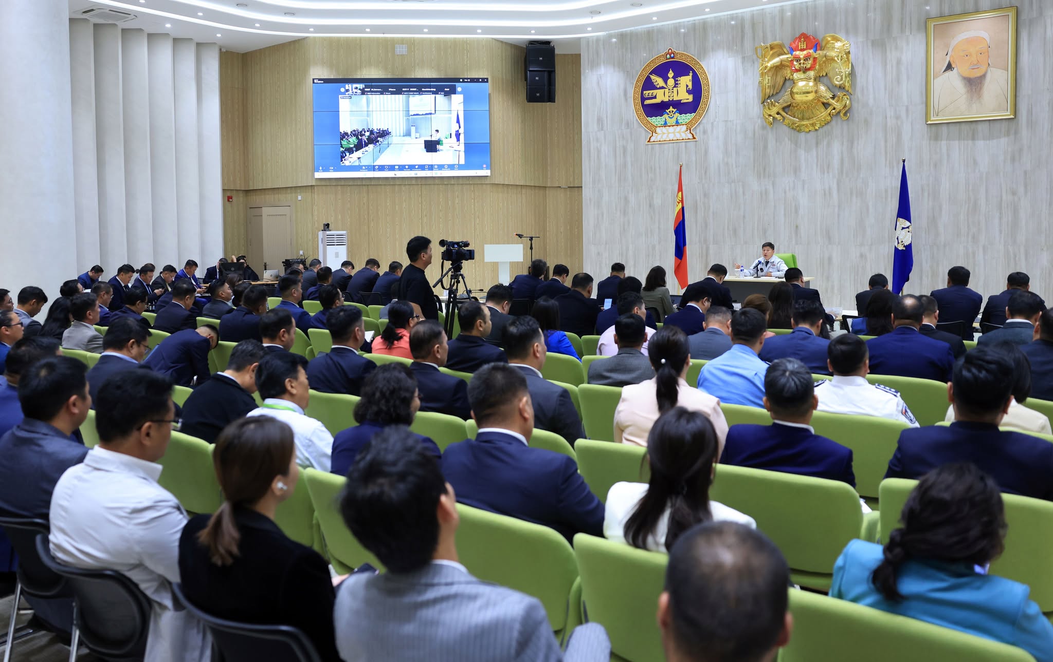 You are currently viewing Сургууль, цэцэрлэгийн нийт 556 хяналтын камер, 21 гэрэлтүүлэг ажиллагаагүй байсныг засварлуулж, хэвийн болгов