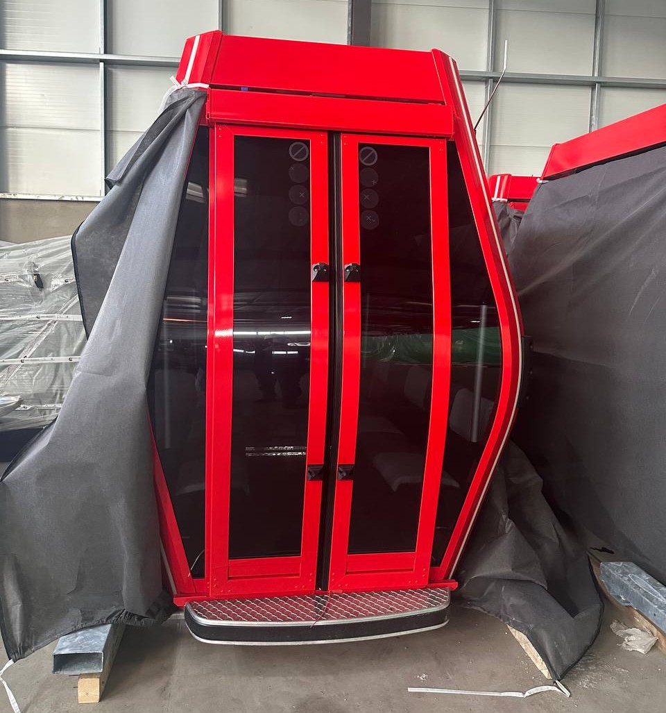 You are currently viewing Дүүжин замын тээвэр төслийн кабинуудыг агуулахад буулгалаа